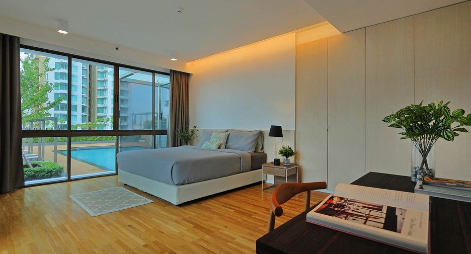 For rent 2 bedrooms serviced apartment in Watthana, Bangkok