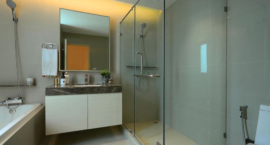 For rent 2 bedrooms serviced apartment in Watthana, Bangkok