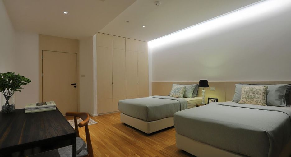 For rent 2 bedrooms serviced apartment in Watthana, Bangkok