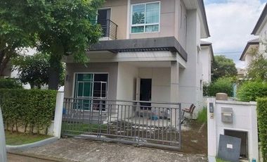 Casa en venta de 4 habitaciones en Khlong Sam Wa, Bangkok