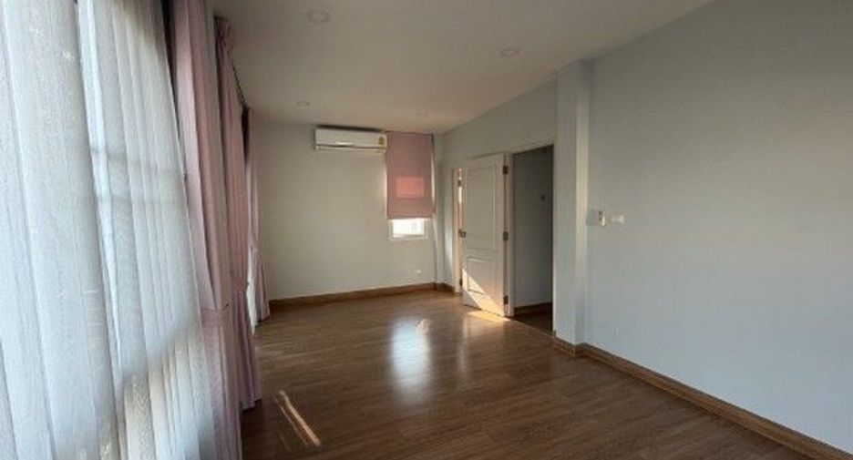 Casa en venta de 4 habitaciones en Khlong Sam Wa, Bangkok