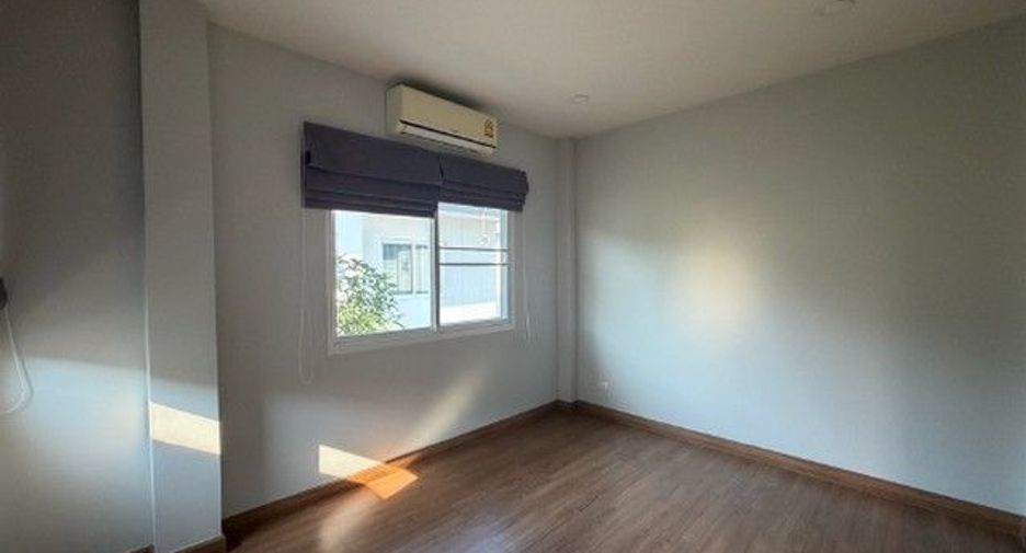 Casa en venta de 4 habitaciones en Khlong Sam Wa, Bangkok