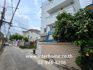 Local comercial en venta de 4 habitaciones en Bang Kho Laem, Bangkok