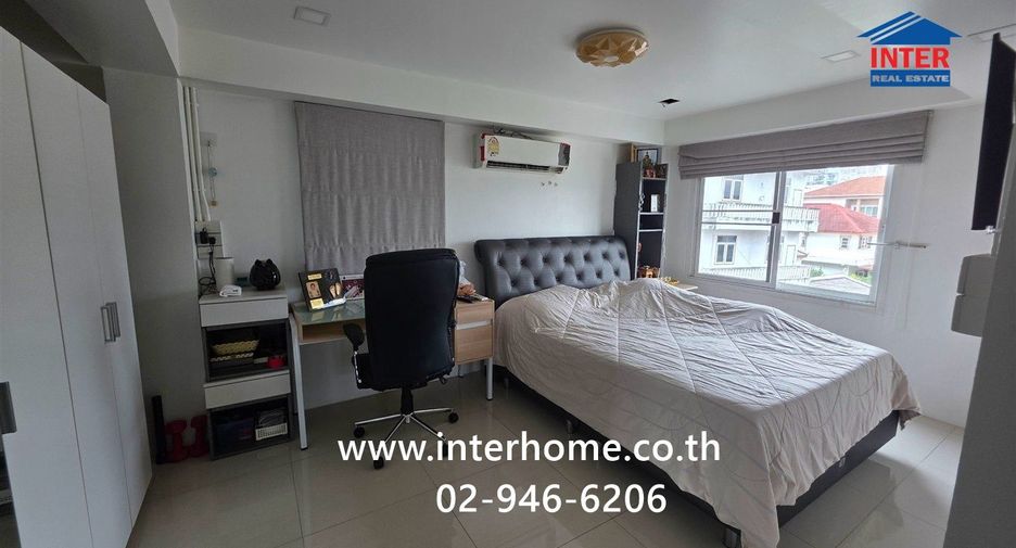 Local comercial en venta de 4 habitaciones en Bang Kho Laem, Bangkok