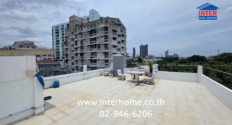 Local comercial en venta de 4 habitaciones en Bang Kho Laem, Bangkok