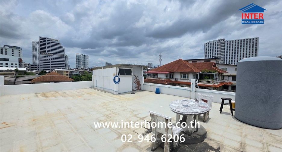 Local comercial en venta de 4 habitaciones en Bang Kho Laem, Bangkok