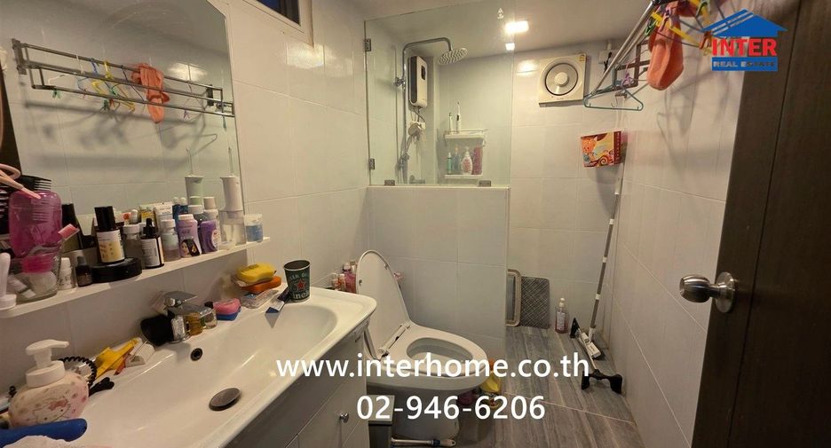 Local comercial en venta de 4 habitaciones en Bang Kho Laem, Bangkok