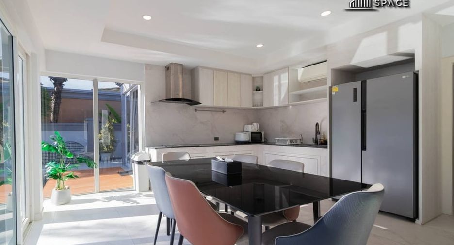 For rent 5 bedrooms villa in Bang Lamung, Chonburi