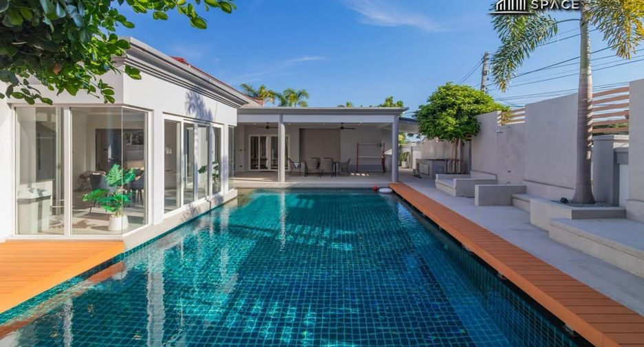 For rent 5 bedrooms villa in Bang Lamung, Chonburi