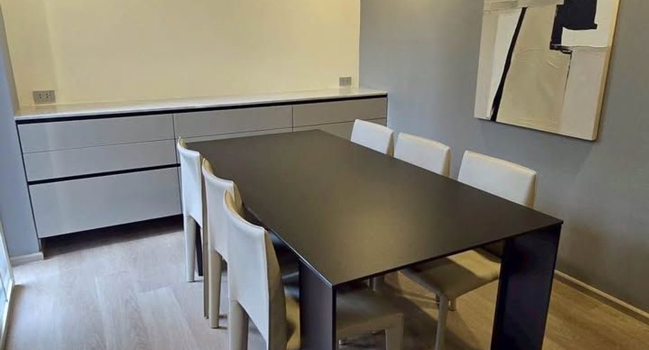 For rent 3 bedrooms condo in Watthana, Bangkok