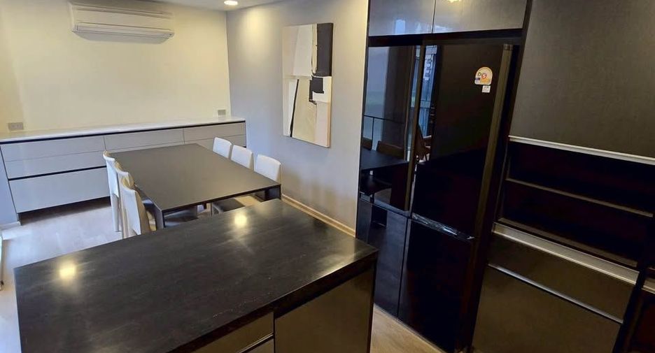 For rent 3 bedrooms condo in Watthana, Bangkok