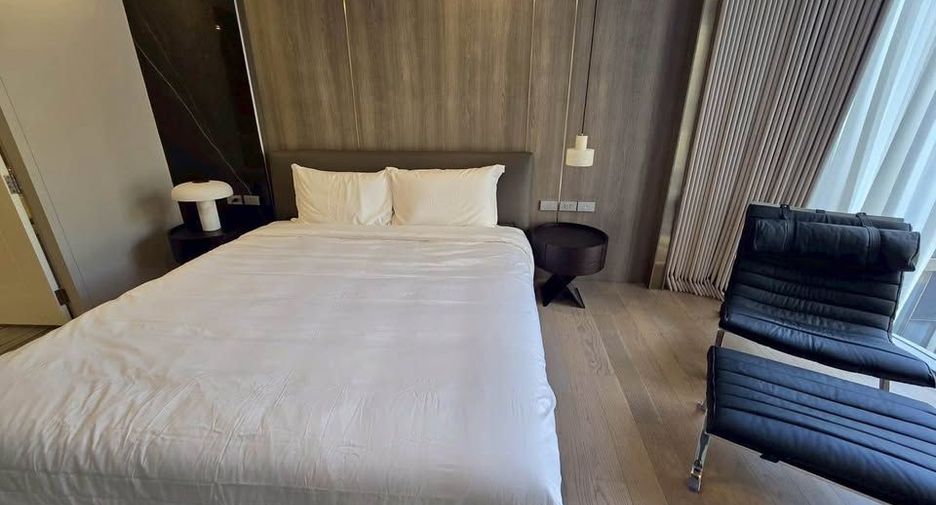 For rent 3 bedrooms condo in Watthana, Bangkok