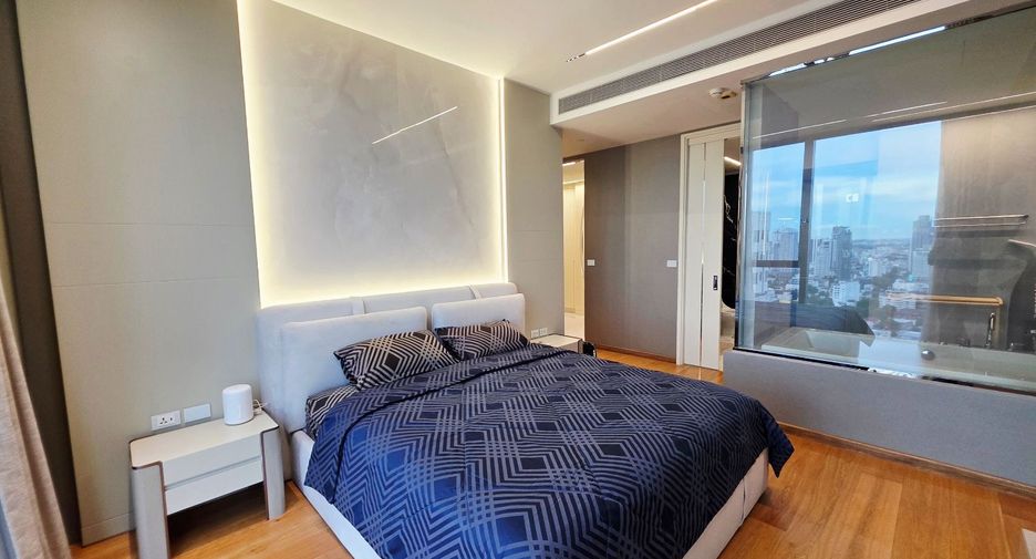 For rent 3 bedrooms condo in Khlong Toei, Bangkok