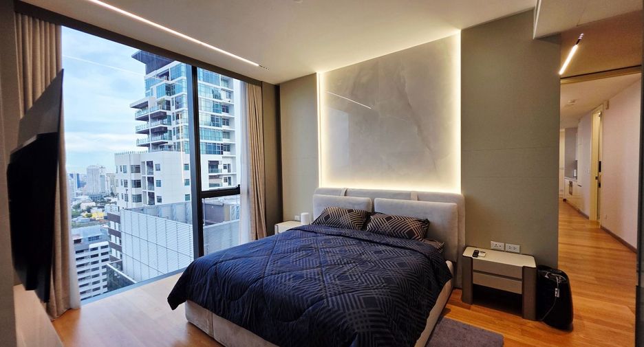 For rent 3 bedrooms condo in Khlong Toei, Bangkok