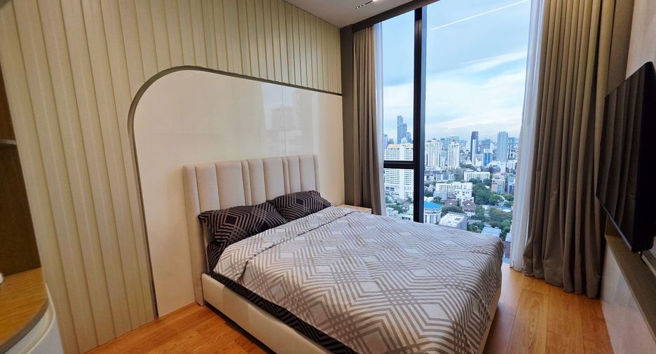 For rent 3 bedrooms condo in Khlong Toei, Bangkok