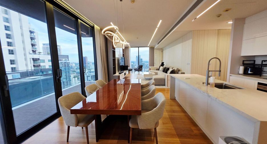 For rent 3 bedrooms condo in Khlong Toei, Bangkok