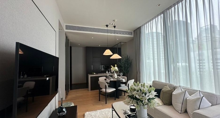 For rent 2 bedrooms condo in Pathum Wan, Bangkok