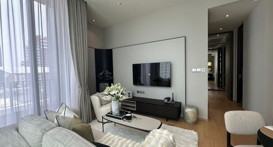 For rent 2 bedrooms condo in Pathum Wan, Bangkok