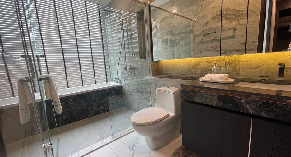 For rent 2 bedrooms condo in Khlong Toei, Bangkok