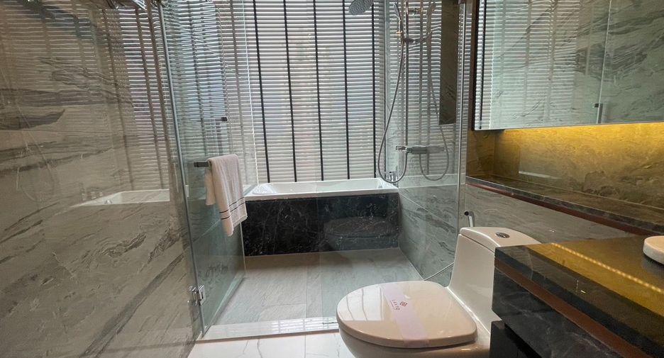 For rent 2 bedrooms condo in Khlong Toei, Bangkok