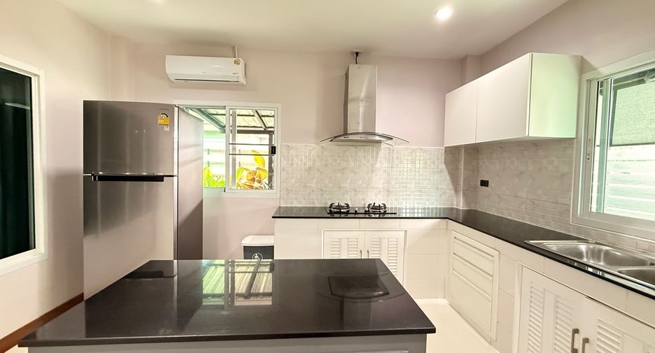 For rent and for sale 5 bedrooms house in San Sai, Chiang Mai