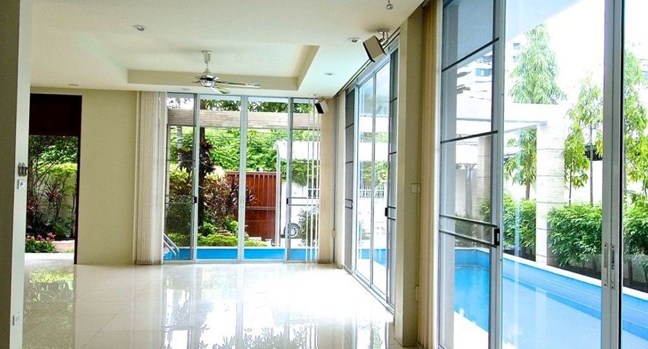 Haus zur Miete mit 4 Zimmer in Watthana, Bangkok
