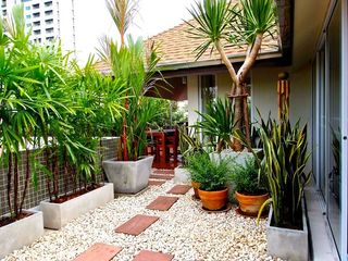 Haus zur Miete mit 4 Zimmer in Watthana, Bangkok