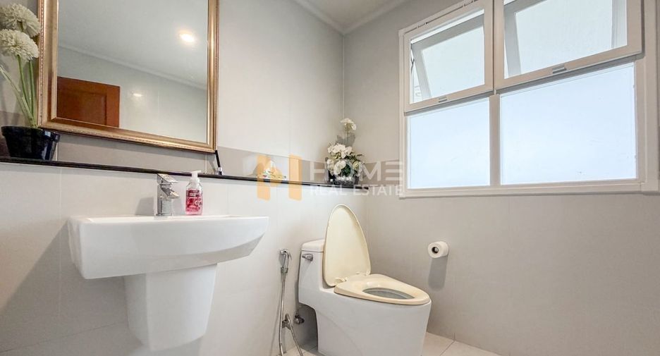 For sale 5 bedrooms house in Taling Chan, Bangkok
