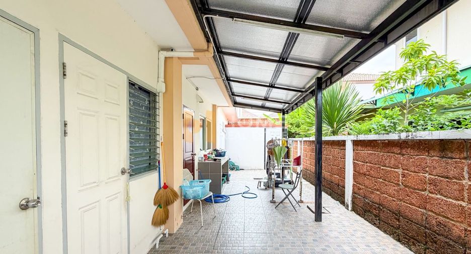 For sale 5 bedrooms house in Taling Chan, Bangkok