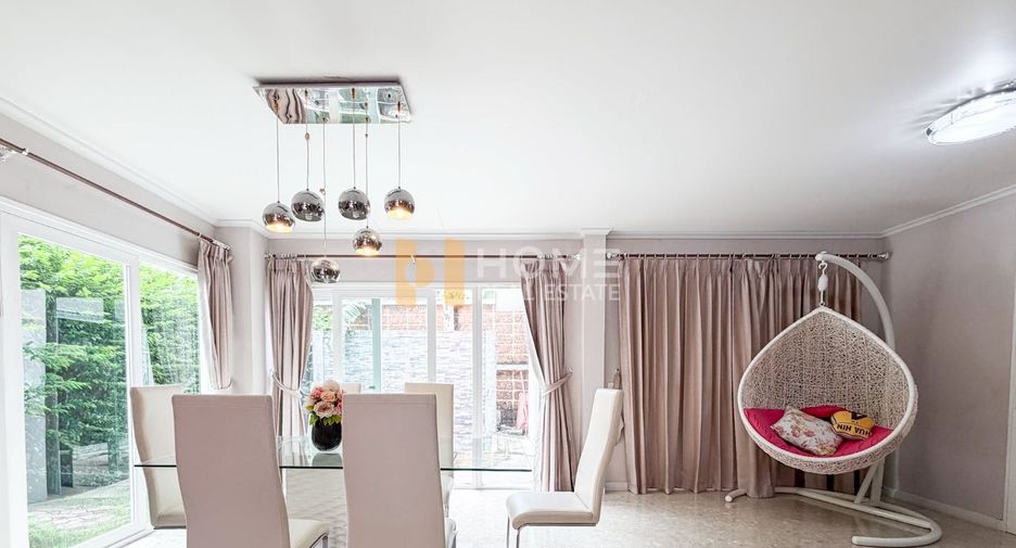 For sale 5 bedrooms house in Taling Chan, Bangkok
