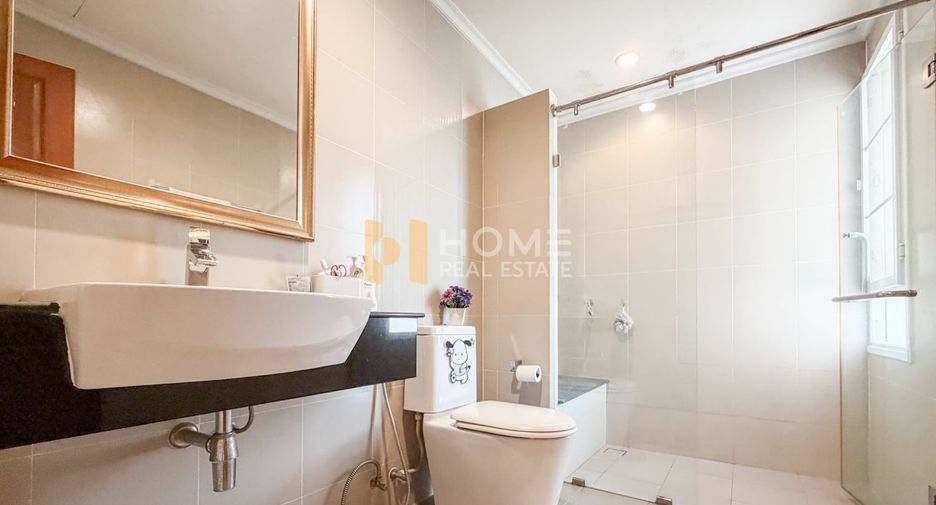 For sale 5 bedrooms house in Taling Chan, Bangkok