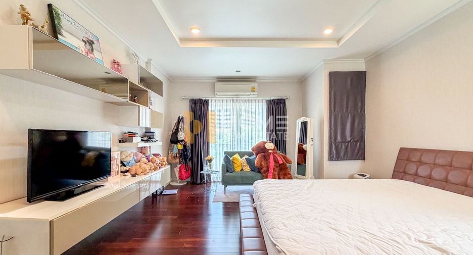 For sale 5 bedrooms house in Taling Chan, Bangkok