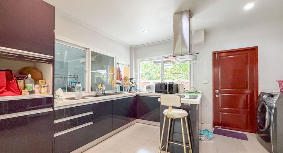 For sale 5 bedrooms house in Taling Chan, Bangkok