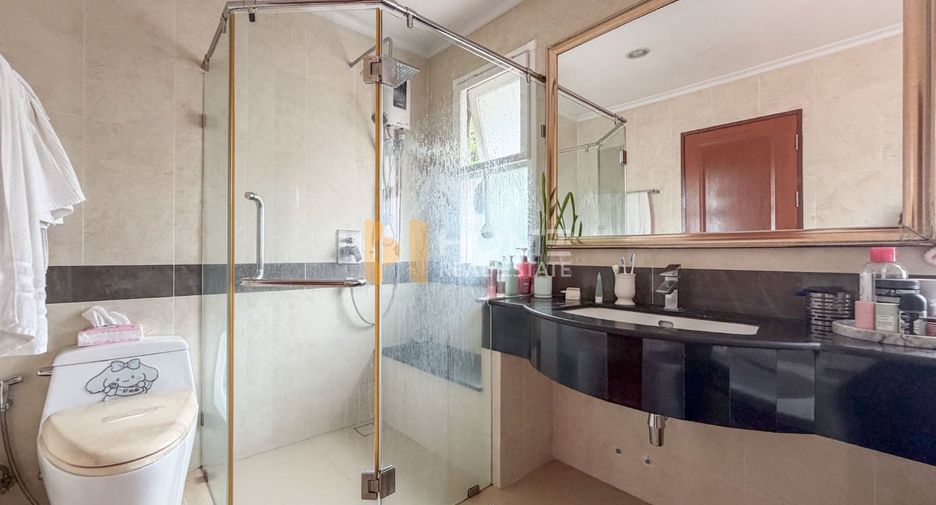 For sale 5 bedrooms house in Taling Chan, Bangkok