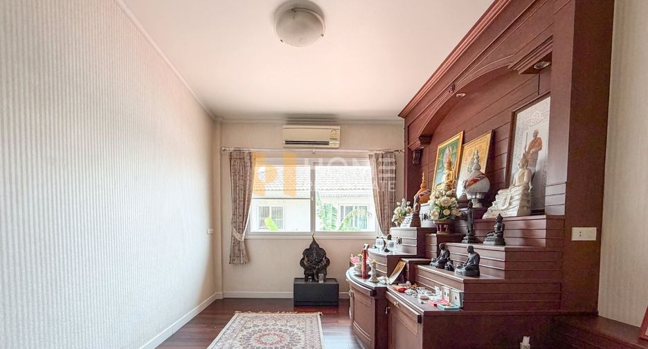 For sale 5 bedrooms house in Taling Chan, Bangkok