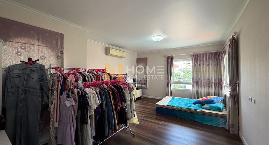 For sale 5 bedrooms house in Taling Chan, Bangkok