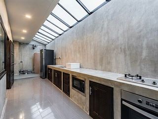 Продажа 5 спальни таунхаус в Сатхон, Бангкок