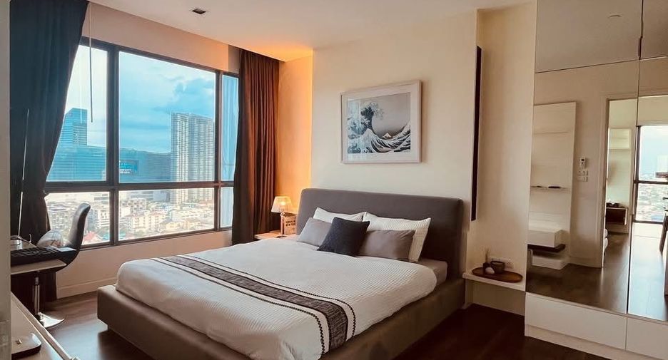 For rent 2 bedrooms condo in Phra Khanong, Bangkok