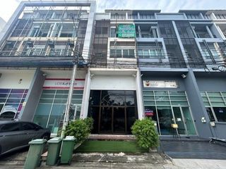 Local comercial en venta de 3 habitaciones en Khan Na Yao, Bangkok