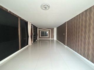 Local comercial en venta de 3 habitaciones en Khan Na Yao, Bangkok