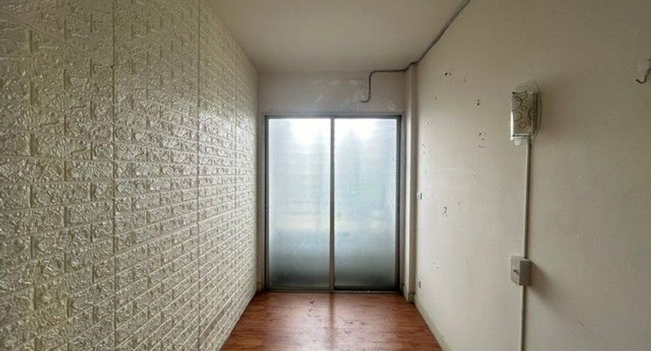 Local comercial en venta de 3 habitaciones en Khan Na Yao, Bangkok