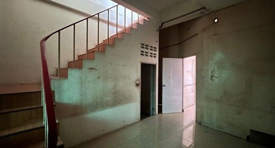 Local comercial en venta de 3 habitaciones en Nong Chok, Bangkok