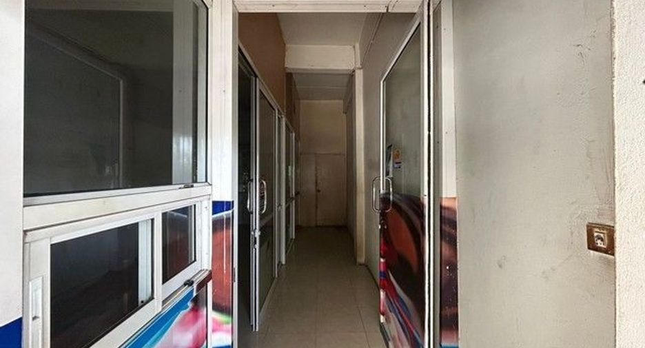 Local comercial en venta de 3 habitaciones en Nong Chok, Bangkok