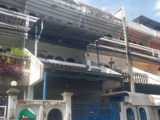 For sale 4 bedrooms retail Space in Phasi Charoen, Bangkok