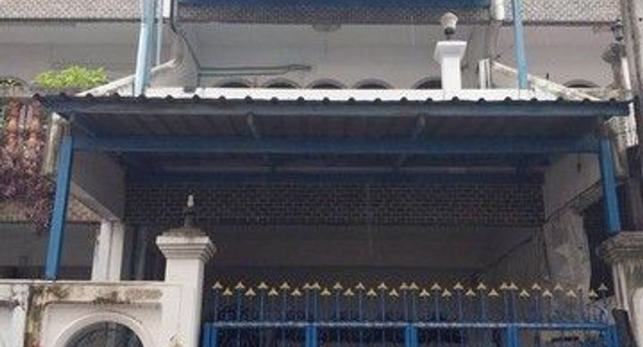 For sale 4 bedrooms retail Space in Phasi Charoen, Bangkok