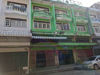 For sale 3 bedrooms retail Space in Phasi Charoen, Bangkok