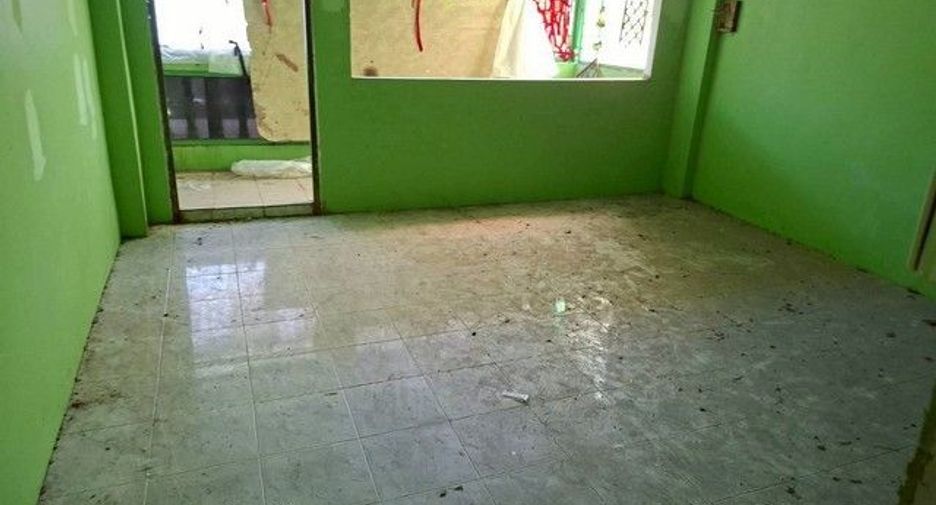 For sale 3 bedrooms retail Space in Phasi Charoen, Bangkok