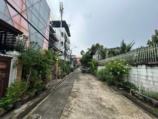 Local comercial en venta de 3 habitaciones en Bangkok Noi, Bangkok