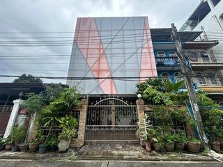 Local comercial en venta de 3 habitaciones en Bangkok Noi, Bangkok