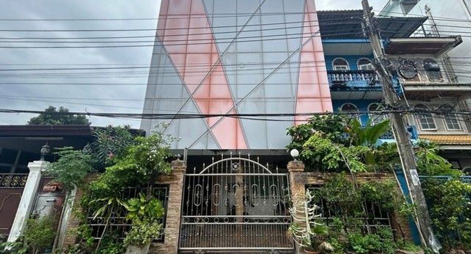 Local comercial en venta de 3 habitaciones en Bangkok Noi, Bangkok